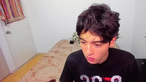 picaszomilos350 online show from March 8, 2026, 6:39 am