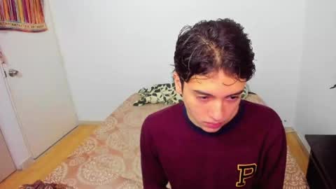 picaszomilos350 online show from March 9, 2026, 5:33 am