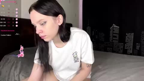 Snapshot of pickmevibe chatting on February 8, 2026, 1:14 pm I have no limits in private online show from February 8, 2026, 1:14 pm