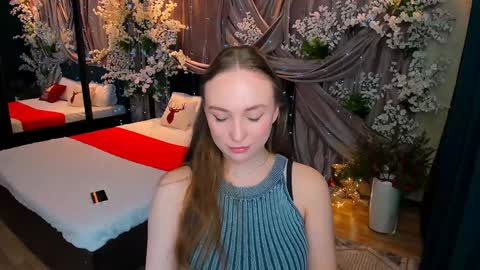 Snapshot of pieceofinspiration chatting on December 27, 2024, 1:07 pm Emelie online show from December 27, 2024, 1:07 pm