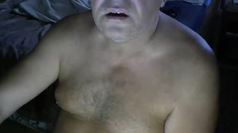 Snapshot of piere_nat0363 chatting on October 19, 2025, 11:33 am piere online show from October 19, 2025, 11:33 am