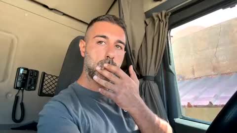 Snapshot of pierotu chatting on September 22, 2025, 10:06 am pierotu online show from September 22, 2025, 10:06 am