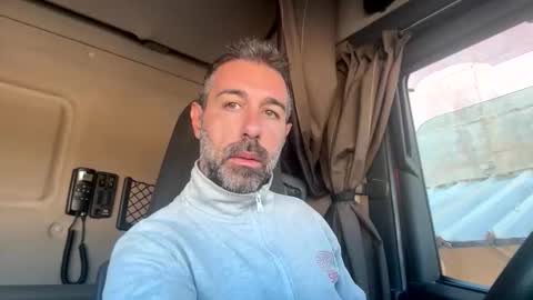 Snapshot of pierotu chatting on October 10, 2025, 6:23 am pierotu online show from October 10, 2025, 6:23 am