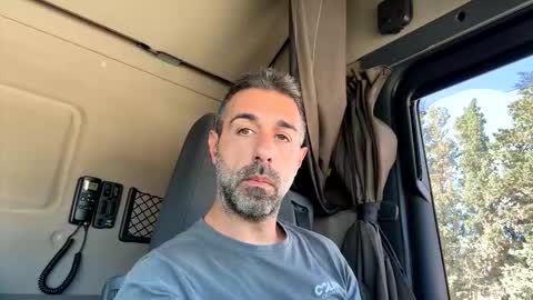 Snapshot of pierotu chatting on October 28, 2025, 9:57 am pierotu online show from October 28, 2025, 9:57 am