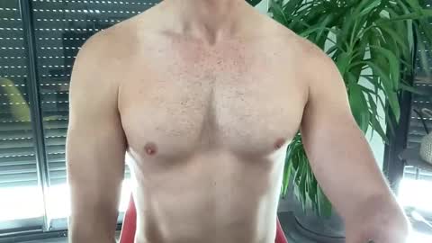 Snapshot of pierre81000 chatting on November 5, 2025, 11:32 am pierre81000 online show from November 5, 2025, 11:32 am