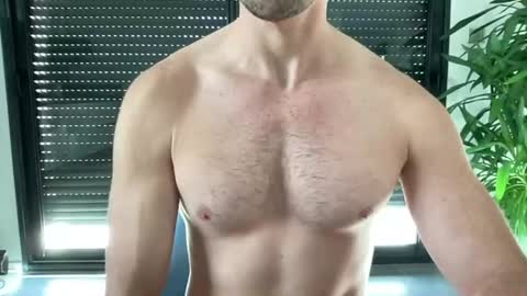 Snapshot of pierre81000 chatting on November 29, 2025, 1:36 pm pierre81000 online show from November 29, 2025, 1:36 pm