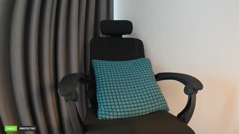 Snapshot of pierre_lucaxxx chatting on February 27, 2026, 6:46 am Luca Follow Me twitter - PierreLucaXXX fansly online show from February 27, 2026, 6:46 am