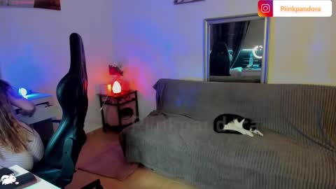 Snapshot of piinkpandora chatting on November 14, 2025, 3:22 pm PiinkPandora online show from November 14, 2025, 3:22 pm