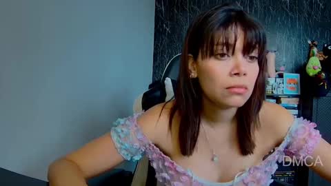 Snapshot of piixiie_d_oll chatting on March 12, 2025, 9:03 pm Andrea G online show from March 12, 2025, 9:03 pm