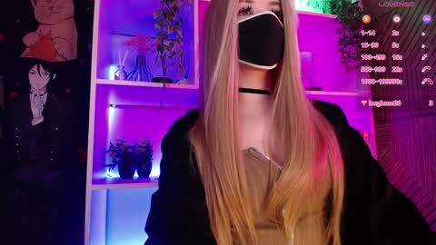 Snapshot of pika_pikaa chatting on January 11, 2025, 12:33 am Sonya online show from January 11, 2025, 12:33 am