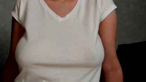 PikaNikaAh online show from December 22, 2024, 10:25 pm