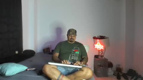 pikoro_gomez online show from April 15, 2026, 12:50 am