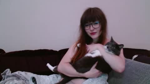Snapshot of pillogoddess chatting on February 7, 2025, 11:01 am PilloGoddess online show from February 7, 2025, 11:01 am