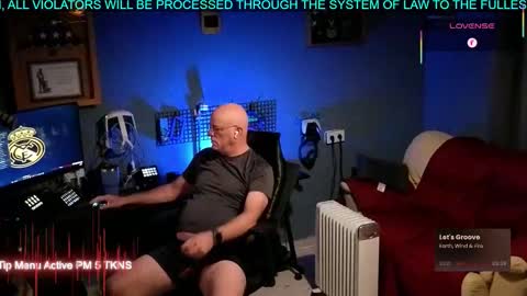 Snapshot of pilot_dave_69 chatting on November 18, 2025, 4:39 am Dave online show from November 18, 2025, 4:39 am