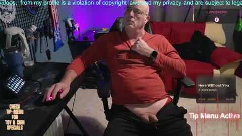 Snapshot of pilot_dave_69 chatting on December 22, 2025, 4:42 am Dave online show from December 22, 2025, 4:42 am