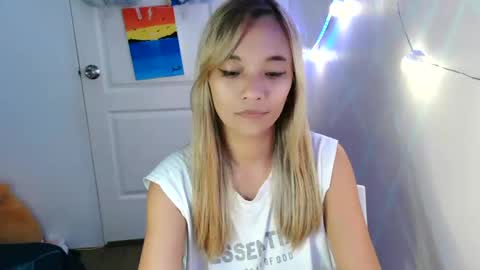 Snapshot of pinay_beauty14 chatting on February 19, 2025, 1:28 pm pinay beauty14 online show from February 19, 2025, 1:28 pm