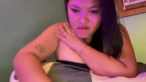 Snapshot of pinay_feb chatting on December 4, 2025, 8:28 pm Hot Feb online show from December 4, 2025, 8:28 pm