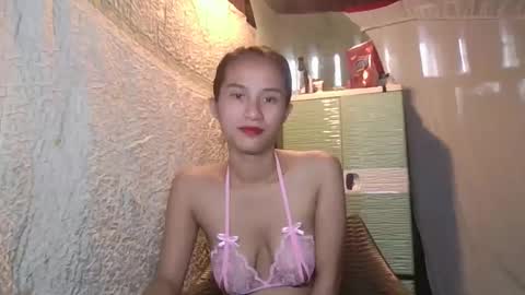 Snapshot of pinay_maex chatting on March 8, 2025, 12:44 am mae online show from March 8, 2025, 12:44 am