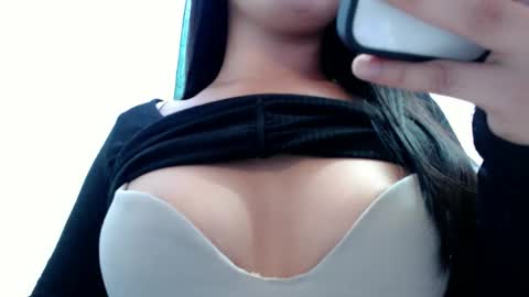 Pearly online show from November 5, 2025, 1:05 am