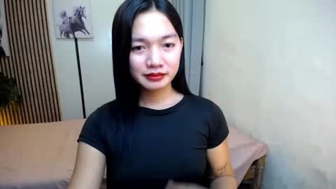 Shenna online show from November 24, 2025, 5:12 pm