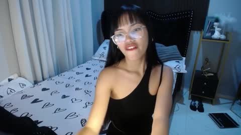 Snapshot of pinay_slutx chatting on February 18, 2025, 8:36 pm dee online show from February 18, 2025, 8:36 pm