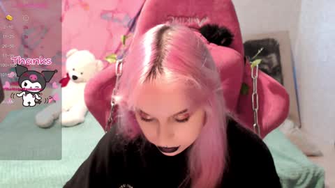 Snapshot of pineapple_dope chatting on December 4, 2024, 9:02 pm Nancy online show from December 4, 2024, 9:02 pm
