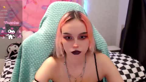 Snapshot of pineapple_dope chatting on September 26, 2025, 9:52 pm Nancy online show from September 26, 2025, 9:52 pm