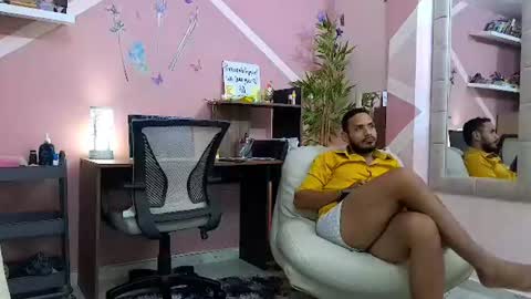 pineappleflipped online show from July 22, 2026, 2:03 am