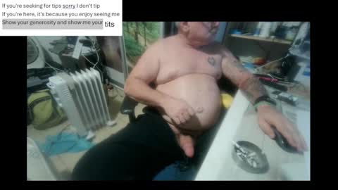 Snapshot of pini_z chatting on January 24, 2025, 10:51 pm pini_z online show from January 24, 2025, 10:51 pm