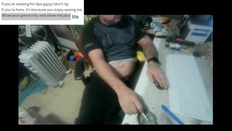 Snapshot of pini_z chatting on January 26, 2025, 11:28 am pini_z online show from January 26, 2025, 11:28 am