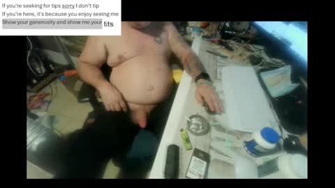 Snapshot of pini_z chatting on January 28, 2025, 8:47 pm pini_z online show from January 28, 2025, 8:47 pm