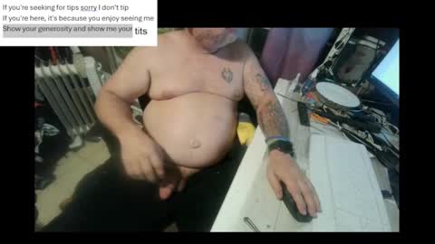 Snapshot of pini_z chatting on March 11, 2025, 7:58 pm pini_z online show from March 11, 2025, 7:58 pm