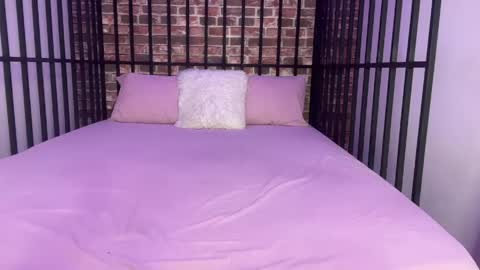 pink_dulcee online show from May 5, 2026, 2:14 pm