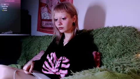 Snapshot of pink_k1tty chatting on October 1, 2025, 3:40 pm pink_k1tty online show from October 1, 2025, 3:40 pm