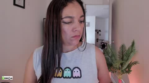Snapshot of pink_kitten_ chatting on April 6, 2026, 4:19 pm Eli online show from April 6, 2026, 4:19 pm