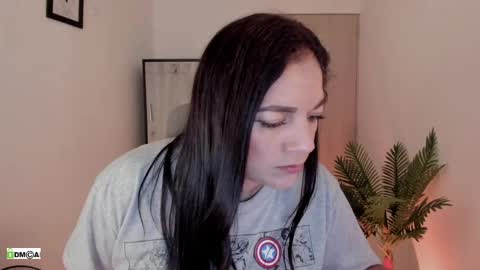 Snapshot of pink_kitten_ chatting on April 7, 2026, 10:37 am Eli online show from April 7, 2026, 10:37 am
