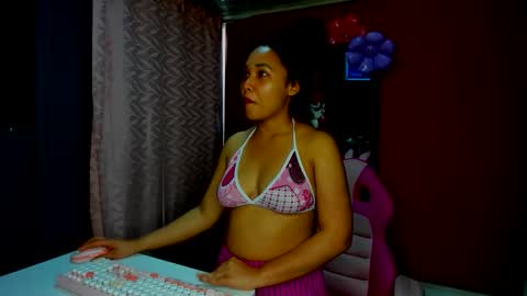 pink_lilit online show from May 27, 2026, 2:14 pm