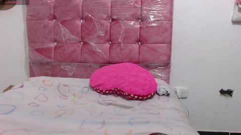 pink_love_25 online show from May 12, 2026, 7:05 am