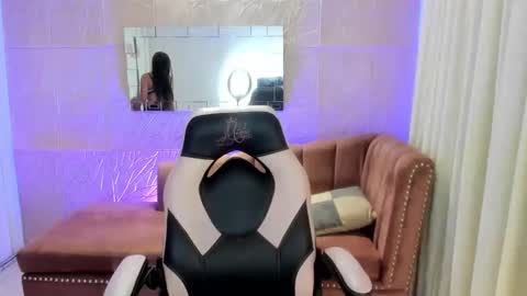 Snapshot of pink_rouse_m chatting on April 23, 2026, 8:11 pm isabella online show from April 23, 2026, 8:11 pm