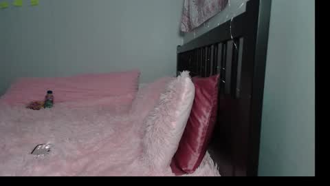 Snapshot of pink_tv chatting on September 24, 2025, 2:04 am pink_tv online show from September 24, 2025, 2:04 am