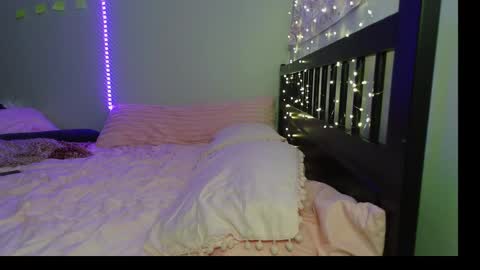 Snapshot of pink_tv chatting on October 7, 2025, 12:52 am pink_tv online show from October 7, 2025, 12:52 am