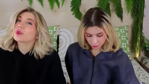 Snapshot of pinkadele chatting on October 29, 2025, 8:16 am Adele online show from October 29, 2025, 8:16 am