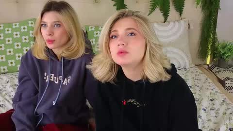 Snapshot of pinkadele chatting on October 31, 2025, 8:59 am Adele online show from October 31, 2025, 8:59 am