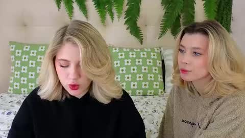 Snapshot of pinkadele chatting on November 5, 2025, 8:25 am Adele online show from November 5, 2025, 8:25 am