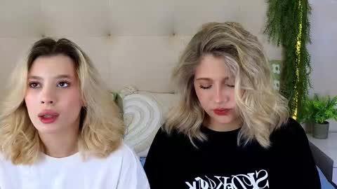 Snapshot of pinkadele chatting on November 11, 2025, 8:03 am Adele online show from November 11, 2025, 8:03 am