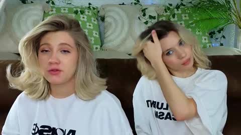 Snapshot of pinkadele chatting on December 2, 2025, 9:14 am Adele online show from December 2, 2025, 9:14 am