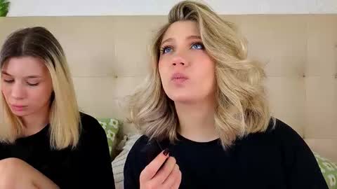 Snapshot of pinkadele chatting on December 15, 2025, 9:02 am Adele online show from December 15, 2025, 9:02 am