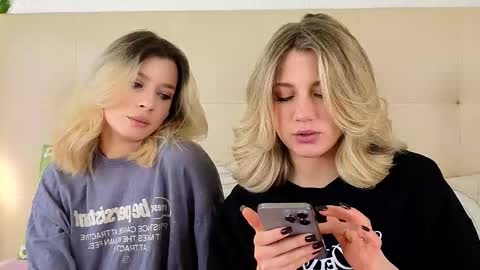 Snapshot of pinkadele chatting on December 18, 2025, 9:15 am Adele online show from December 18, 2025, 9:15 am