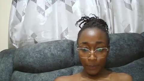 PinkyAura online show from February 8, 2026, 5:38 pm