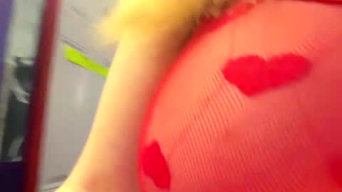 Snapshot of pinkcandi333 chatting on February 10, 2026, 4:00 pm pinkcandi333 online show from February 10, 2026, 4:00 pm